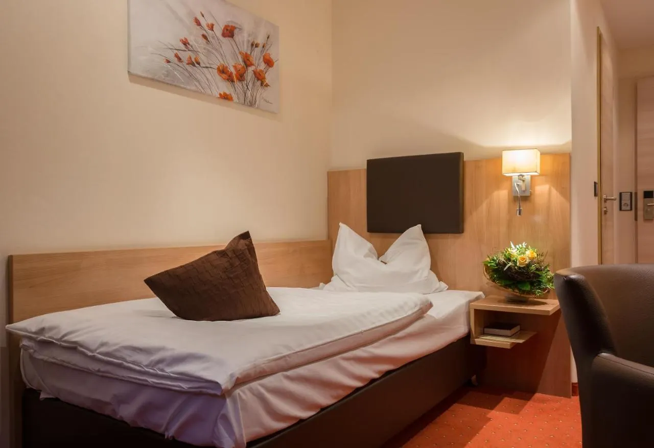 Garni Hotel Schumacher Filderstadt 2*,  Alemanha